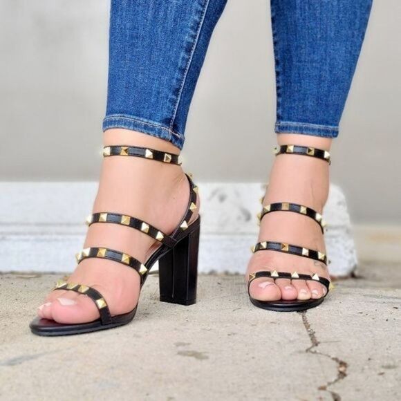 Women's Studded Strappy Chunky Heels Sandals Black Color - Picture 3 of 4